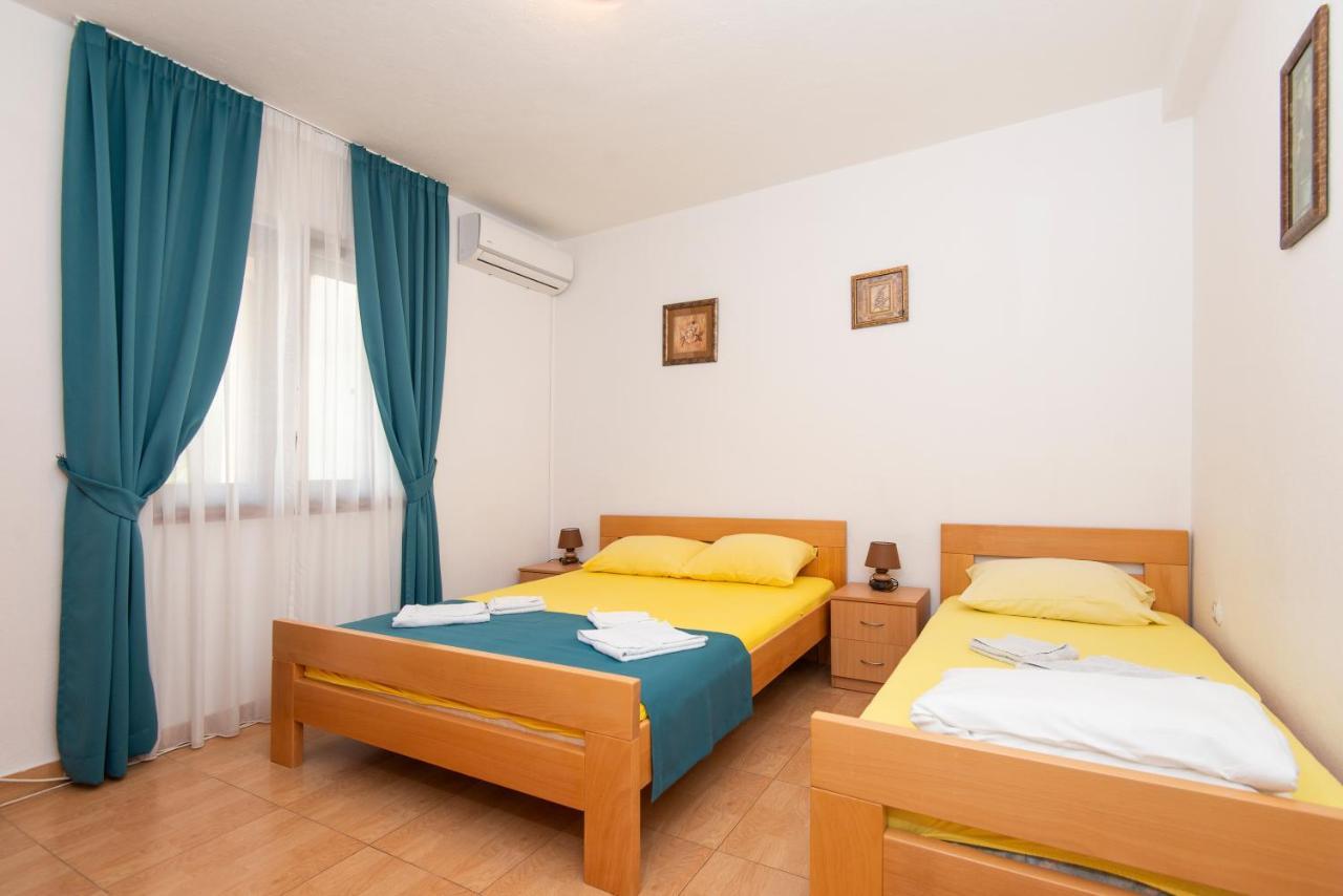 Apartments Kiki Котор Екстер'єр фото
