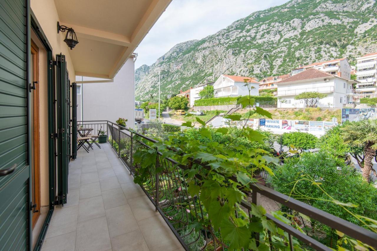 Apartments Kiki Котор Екстер'єр фото
