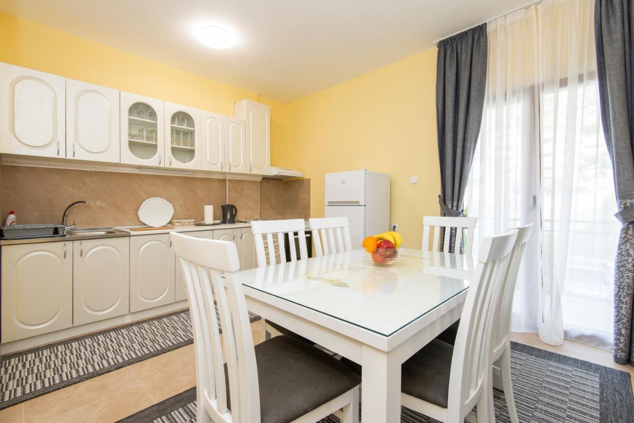Apartments Kiki Котор Екстер'єр фото